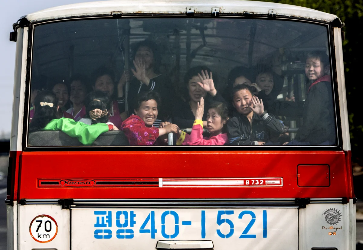 《走近向着“太阳”的人们》