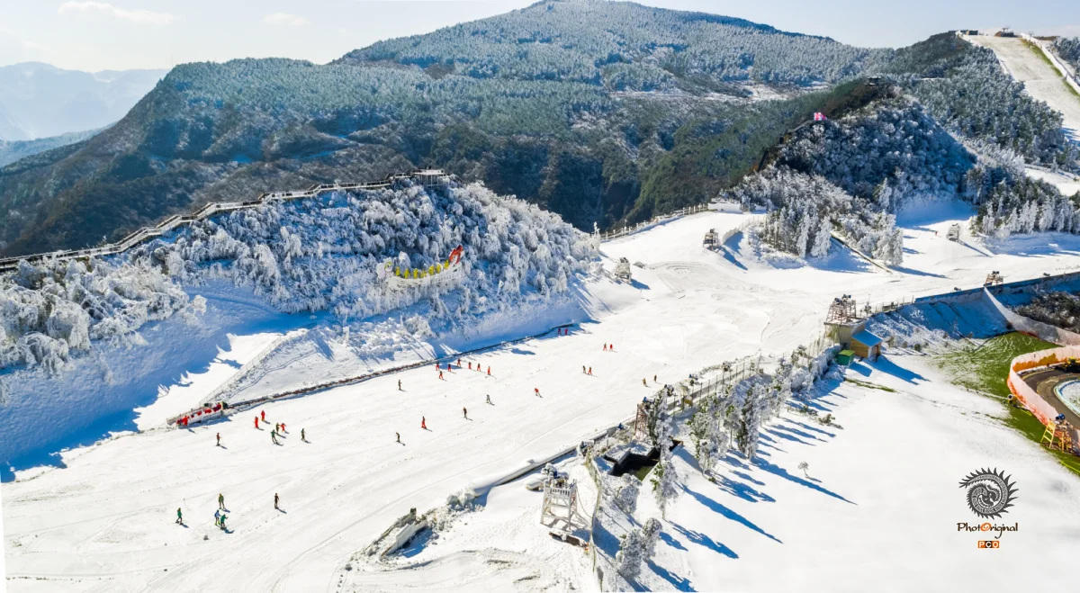 《玉舍雪山滑雪场》