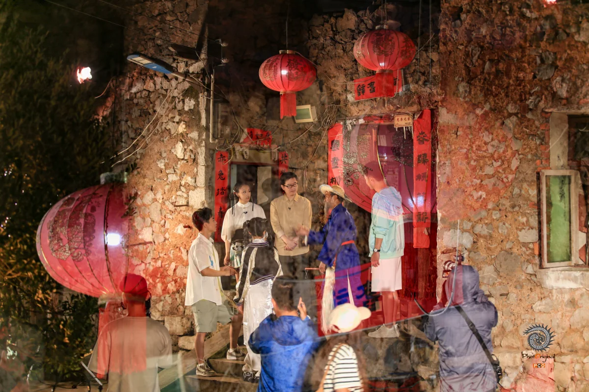2025多彩贵州·第十八届中国原生态国际摄影大展 · 沙漠狼 的图集