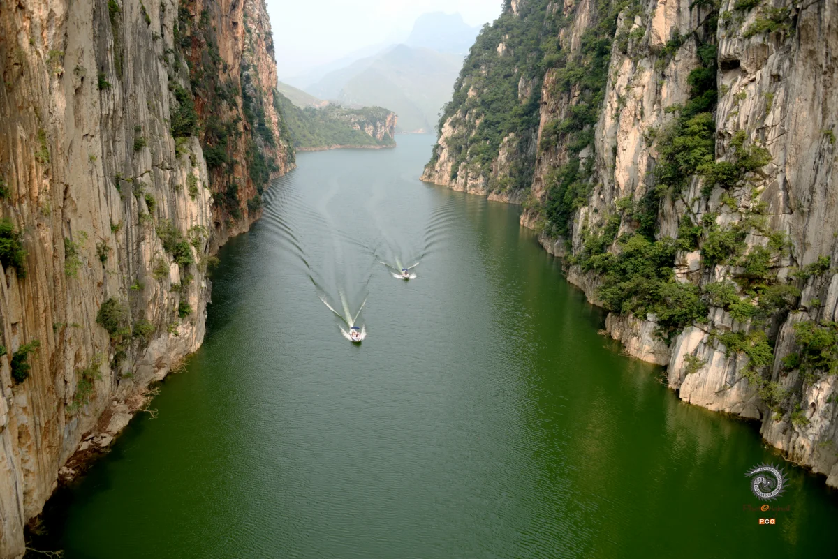《北盘江光照湖风光》