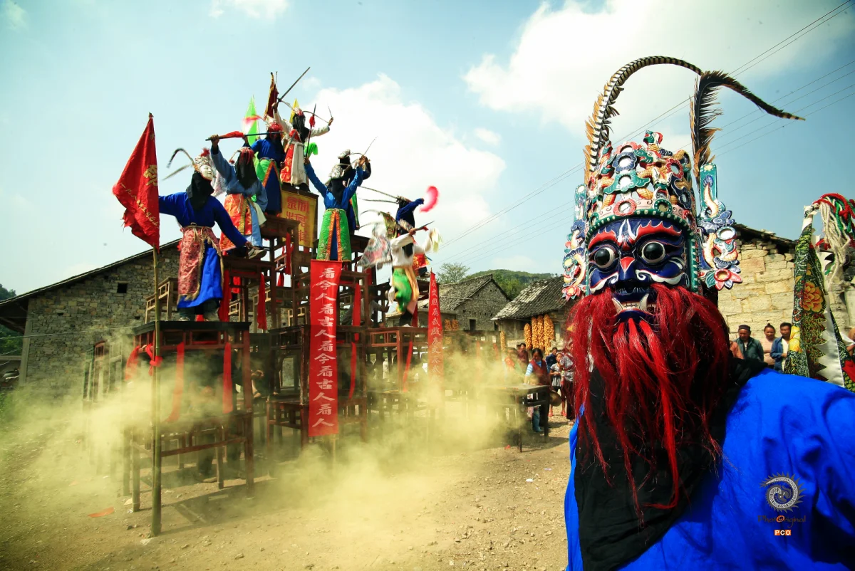 《屯堡高台地戏》