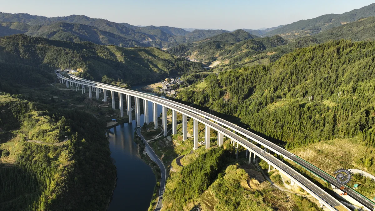 2023多彩贵州·第十六届中国原生态国际摄影大展 · 潘邵平 的图集