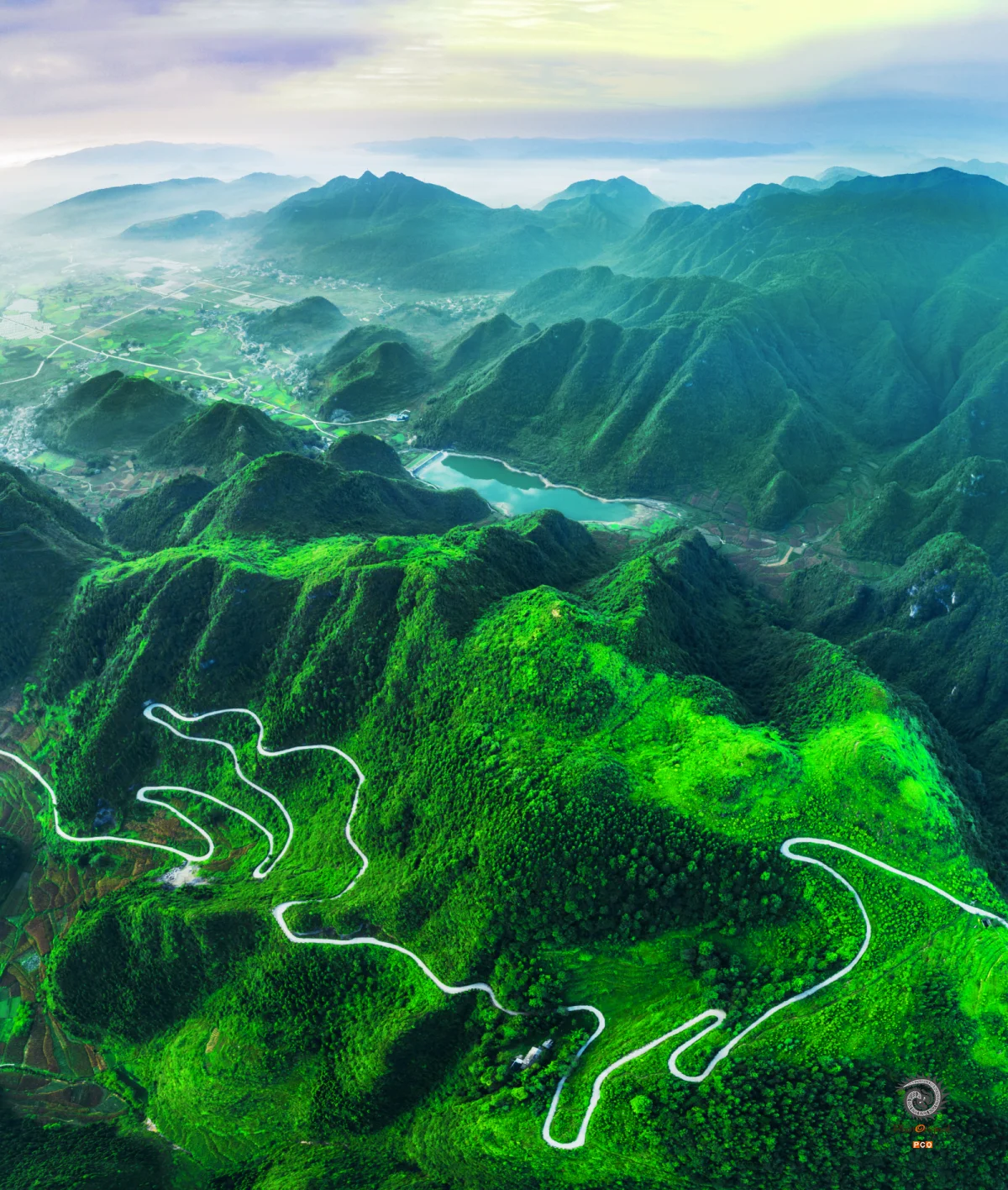 《红色遵义路，互连互通进万家》