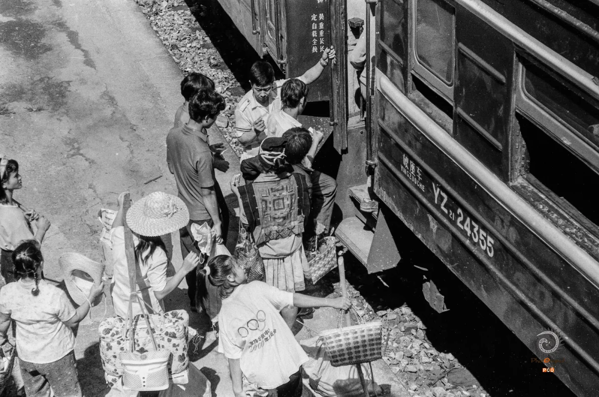 《别了，黔桂老铁路》